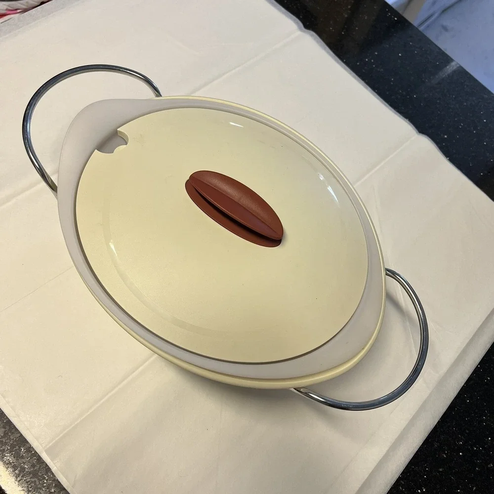 Tupperware Microwave Insulated 4 Pc. Heat Serve‎ & Store Bowl, #5006A, 2.1L